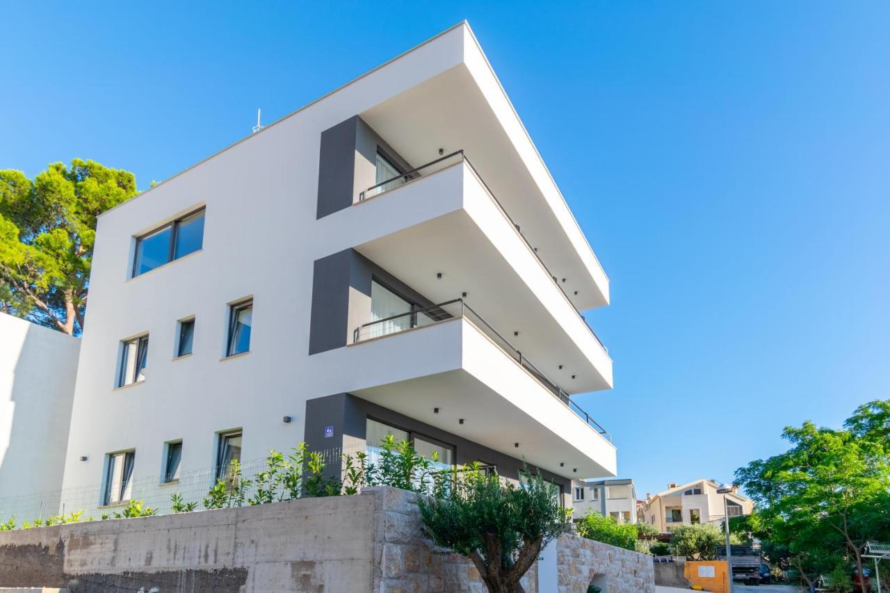 Apartmani Pino Baska Voda Exterior photo